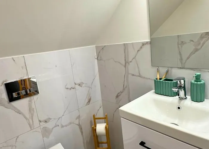 Dom wakacyjny Relakstacja Klimatyzowane Z Sauną I Jacuzzi Blisko Jastrzębiej Góry *