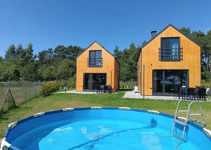 Relakstacja With Sauna & Jacuzzi Ferienhaus Mieroszyno