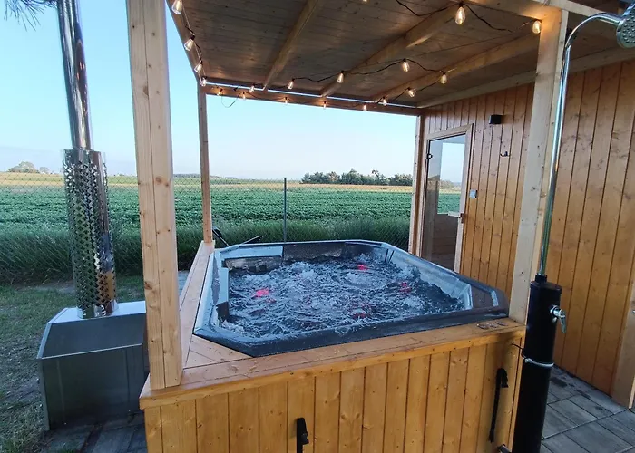 Dom wakacyjny Relakstacja Klimatyzowane Z Sauną I Jacuzzi Blisko Jastrzębiej Góry *